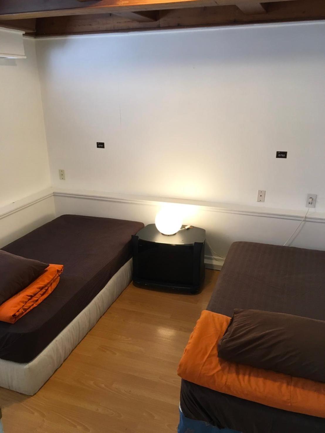 Vancouver Backpacker House - 10 Min Walk To Metrotown Skytrain Station Бернаби Экстерьер фото